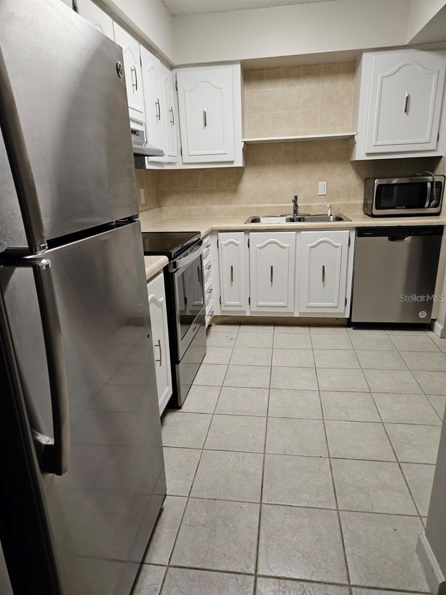 Image 3 of 25 For 536 Orange Drive 23
