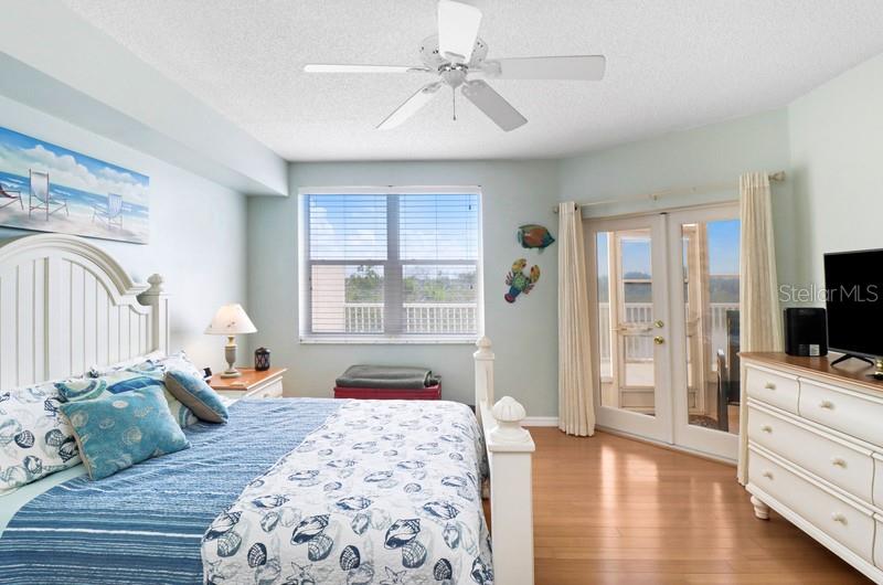 Image 10 of 26 For 6475 Shoreline Drive 5102