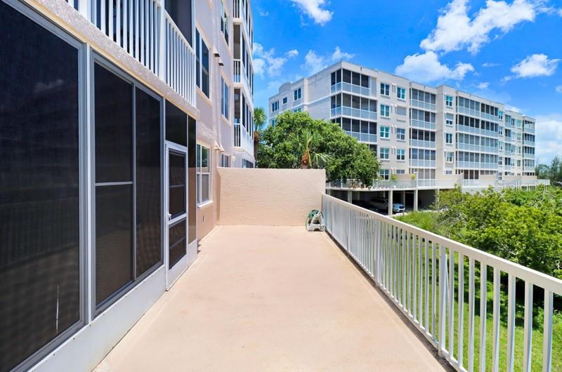 Image 18 of 26 For 6475 Shoreline Drive 5102