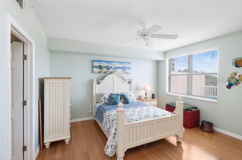 Image 9 of 26 For 6475 Shoreline Drive 5102