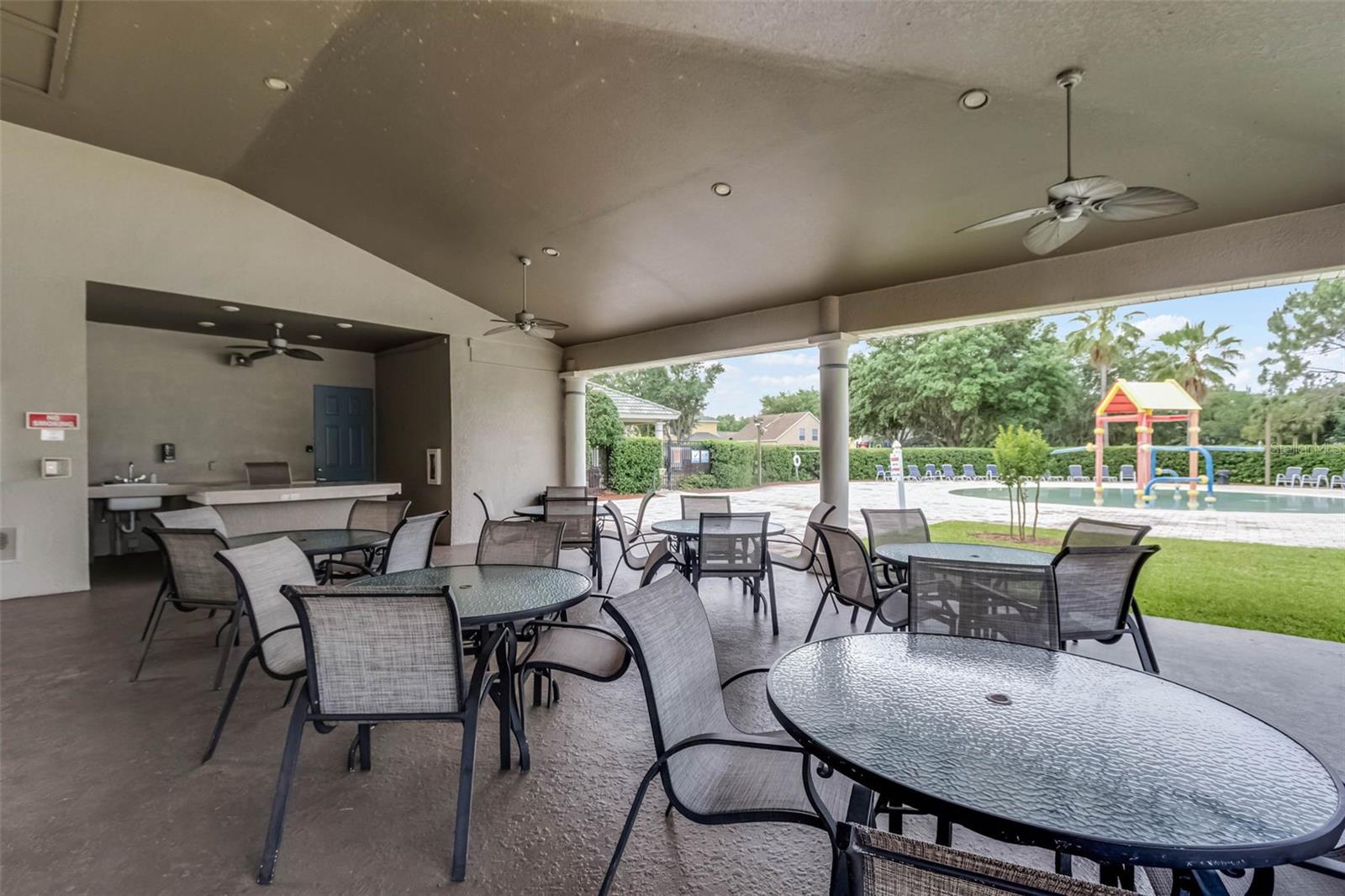 Image 27 of 34 For 15405 Bay Vista Drive