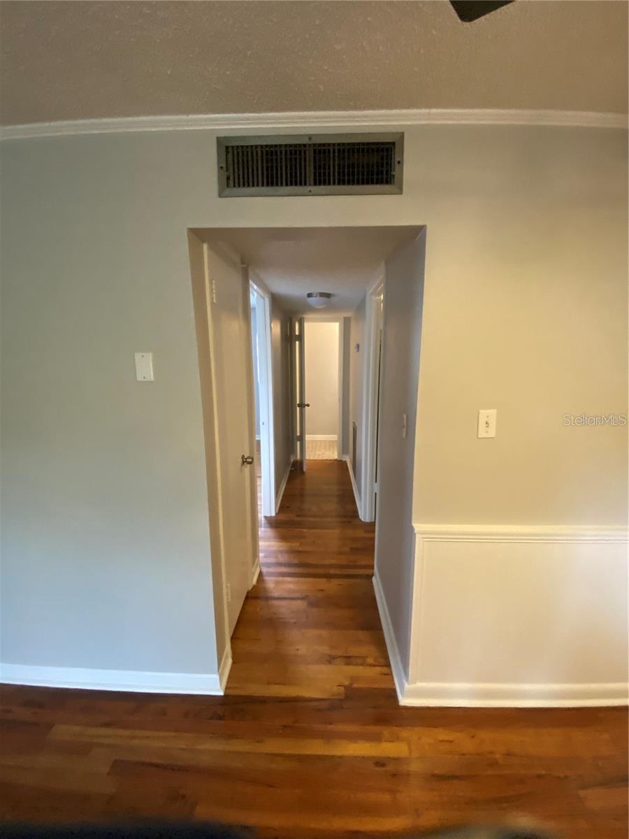 Image 9 of 23 For 320 Lakeview Street 213