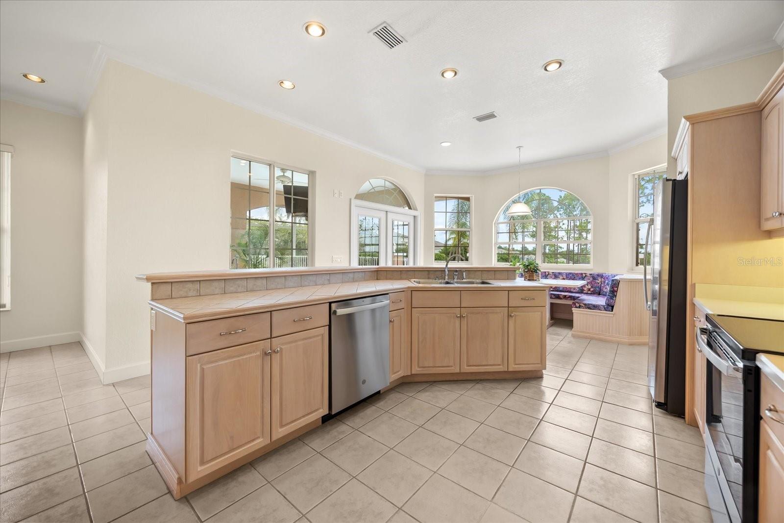 Image 15 of 30 For 3082 Landings Court