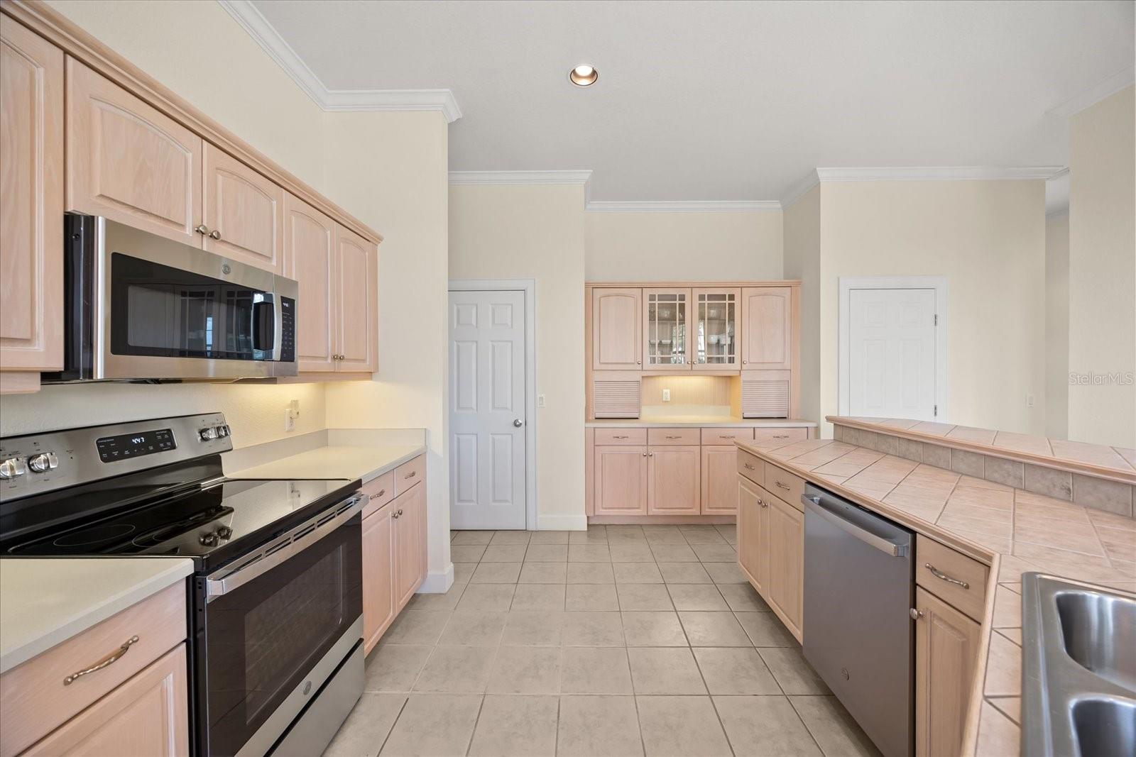 Image 7 of 30 For 3082 Landings Court