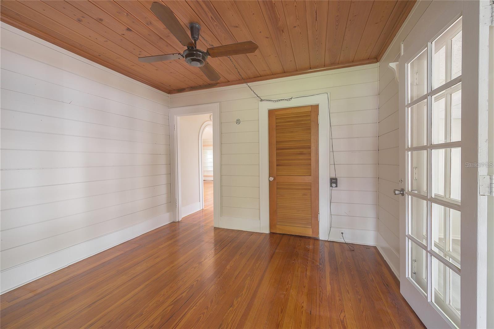 Image 16 of 24 For 1621 Sunnyside Drive