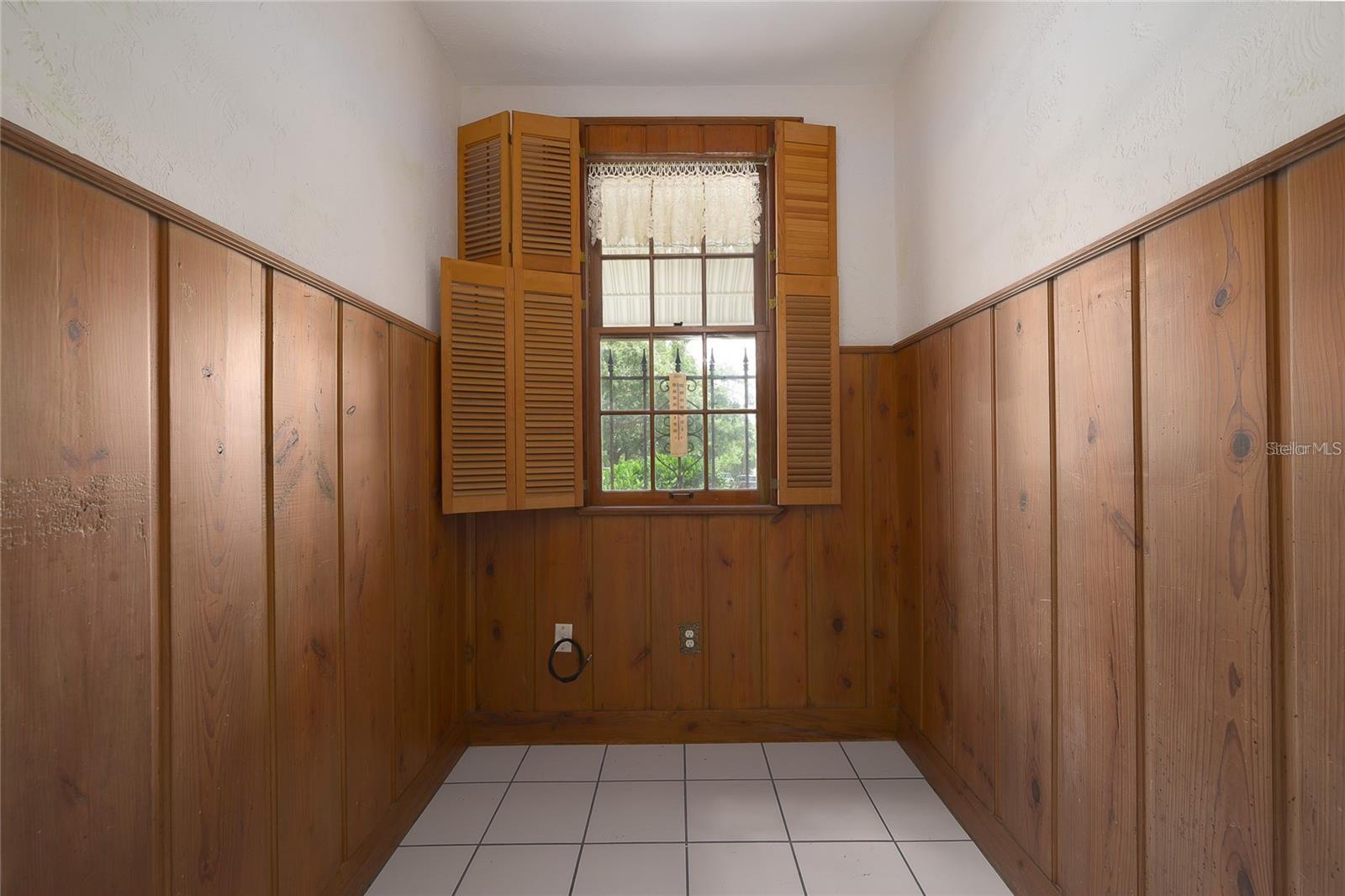 Image 8 of 24 For 1621 Sunnyside Drive