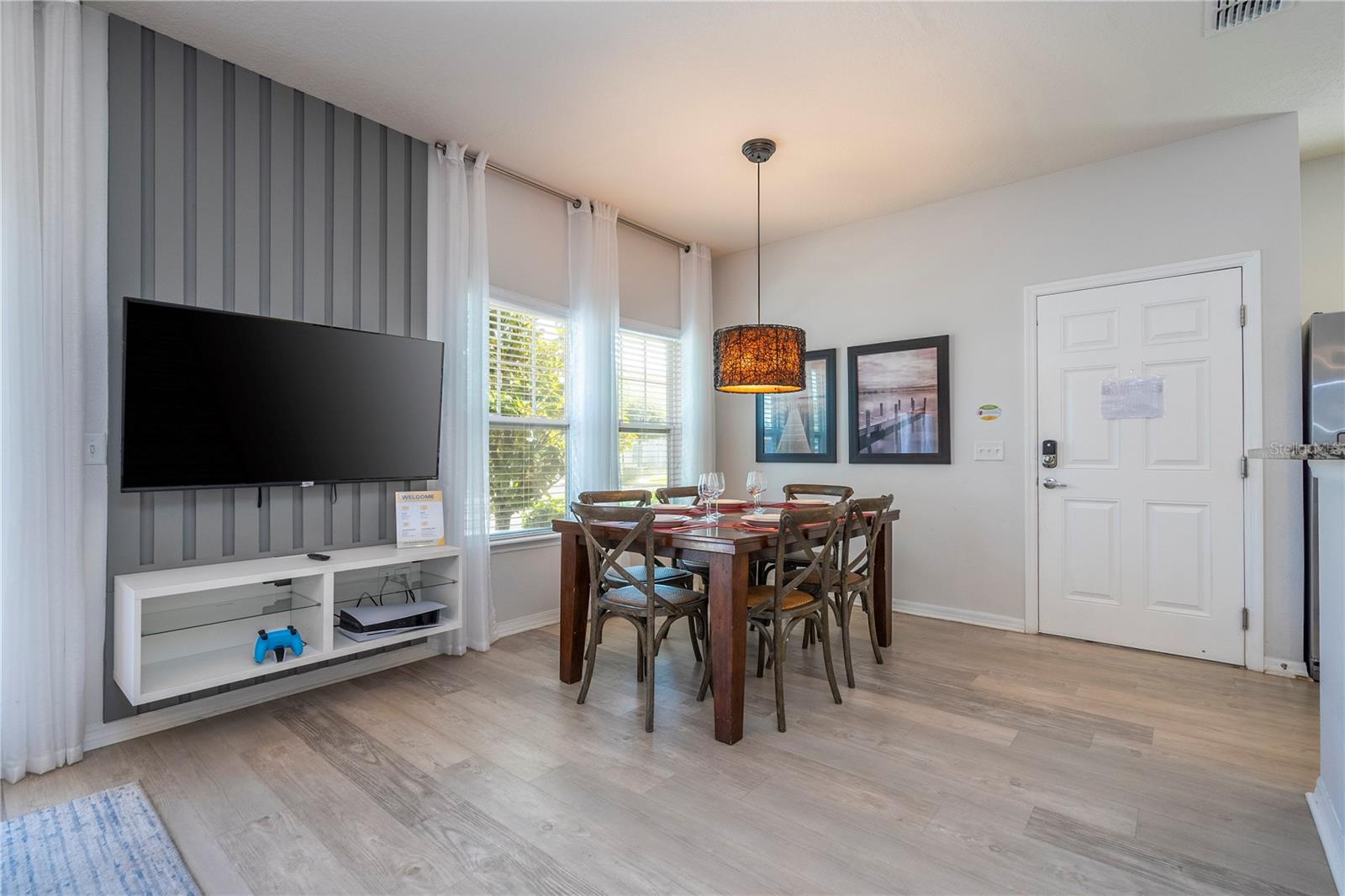 Image 13 of 72 For 8970 Shine Drive