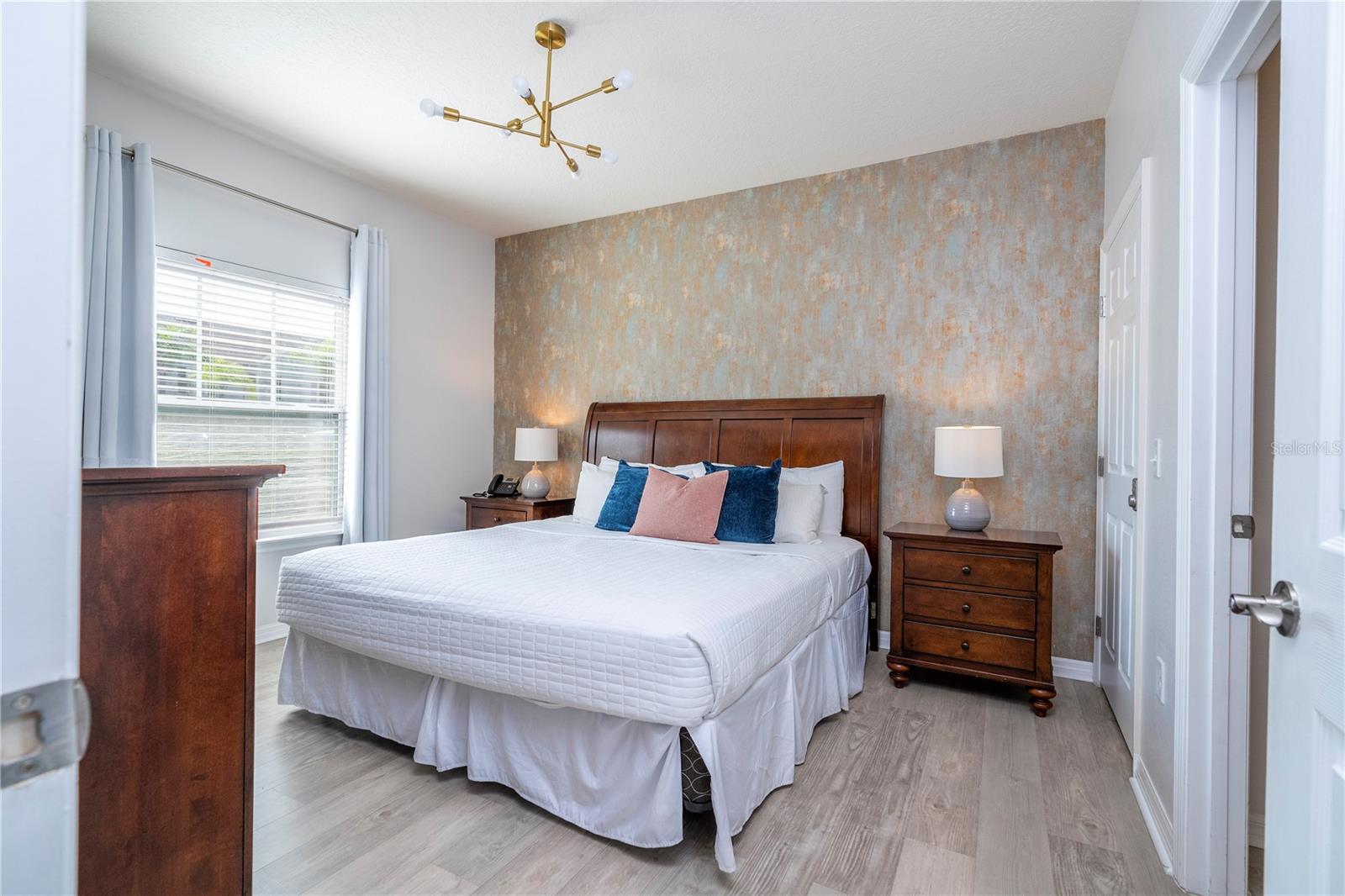 Image 33 of 72 For 8970 Shine Drive
