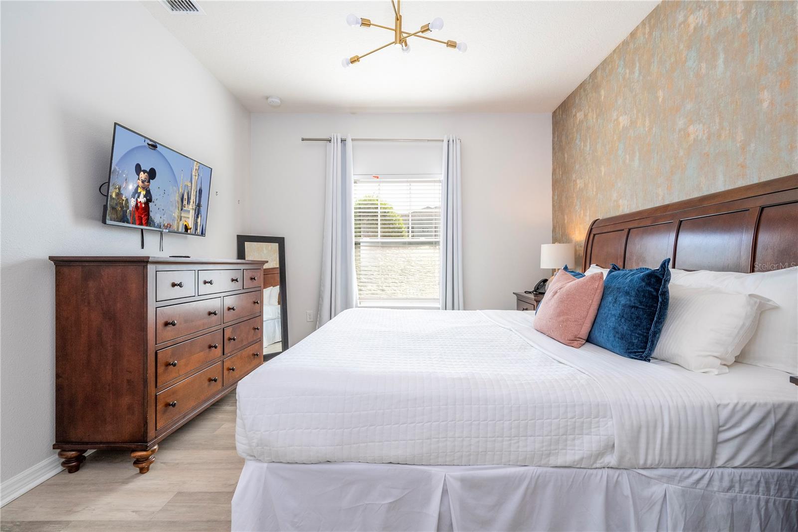 Image 45 of 72 For 8970 Shine Drive