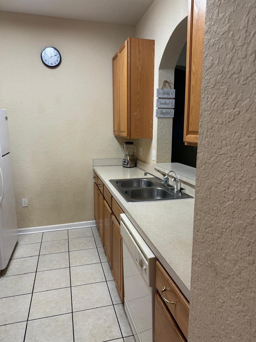 Image 4 of 9 For 6335 Contessa Drive 204
