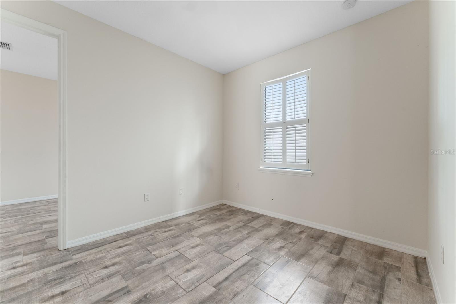 Image 18 of 42 For 611 Fiorella Court