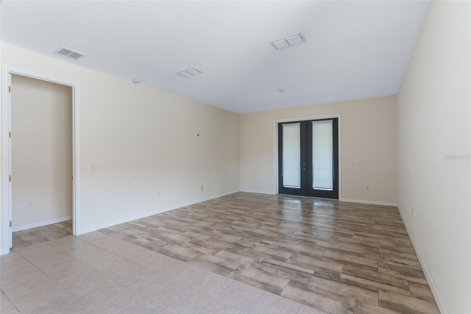 Image 20 of 42 For 611 Fiorella Court