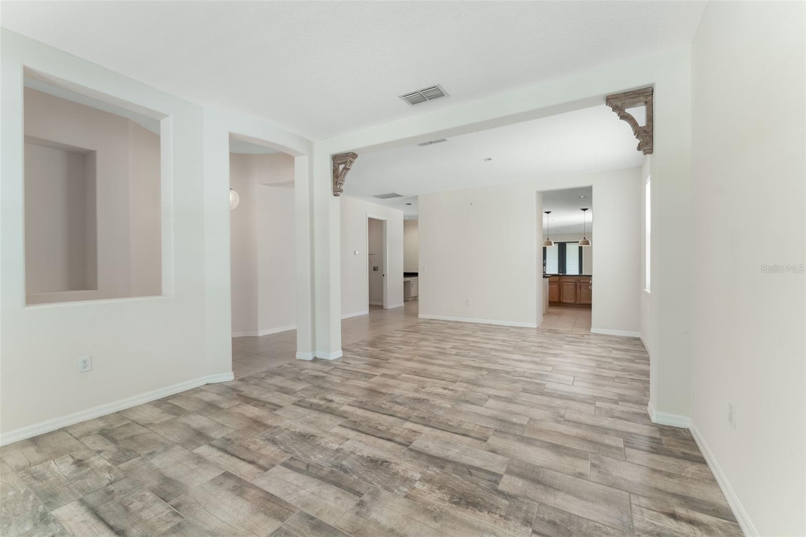 Image 8 of 42 For 611 Fiorella Court