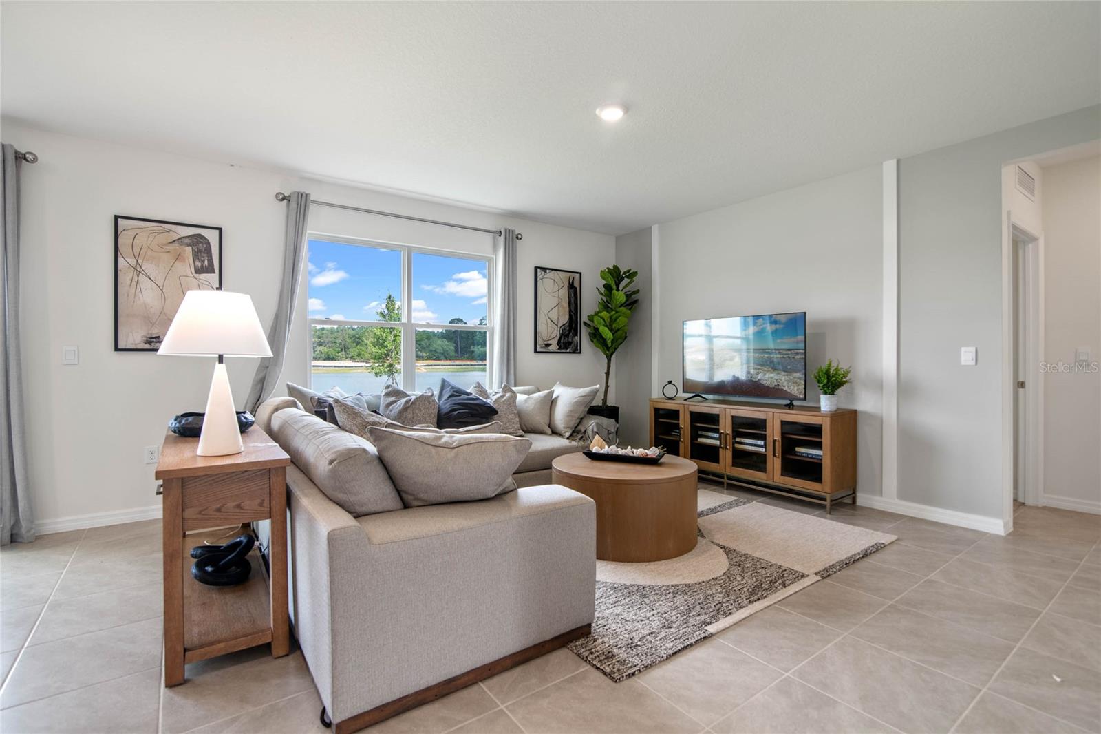Image 4 of 42 For 3854 Royal Azalea Way