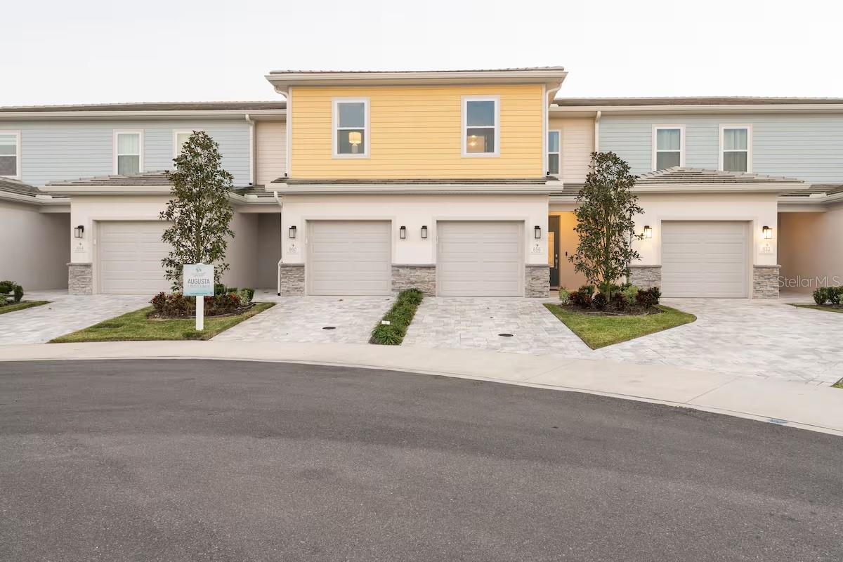 Image 2 of 31 For 856 Driving Range Court