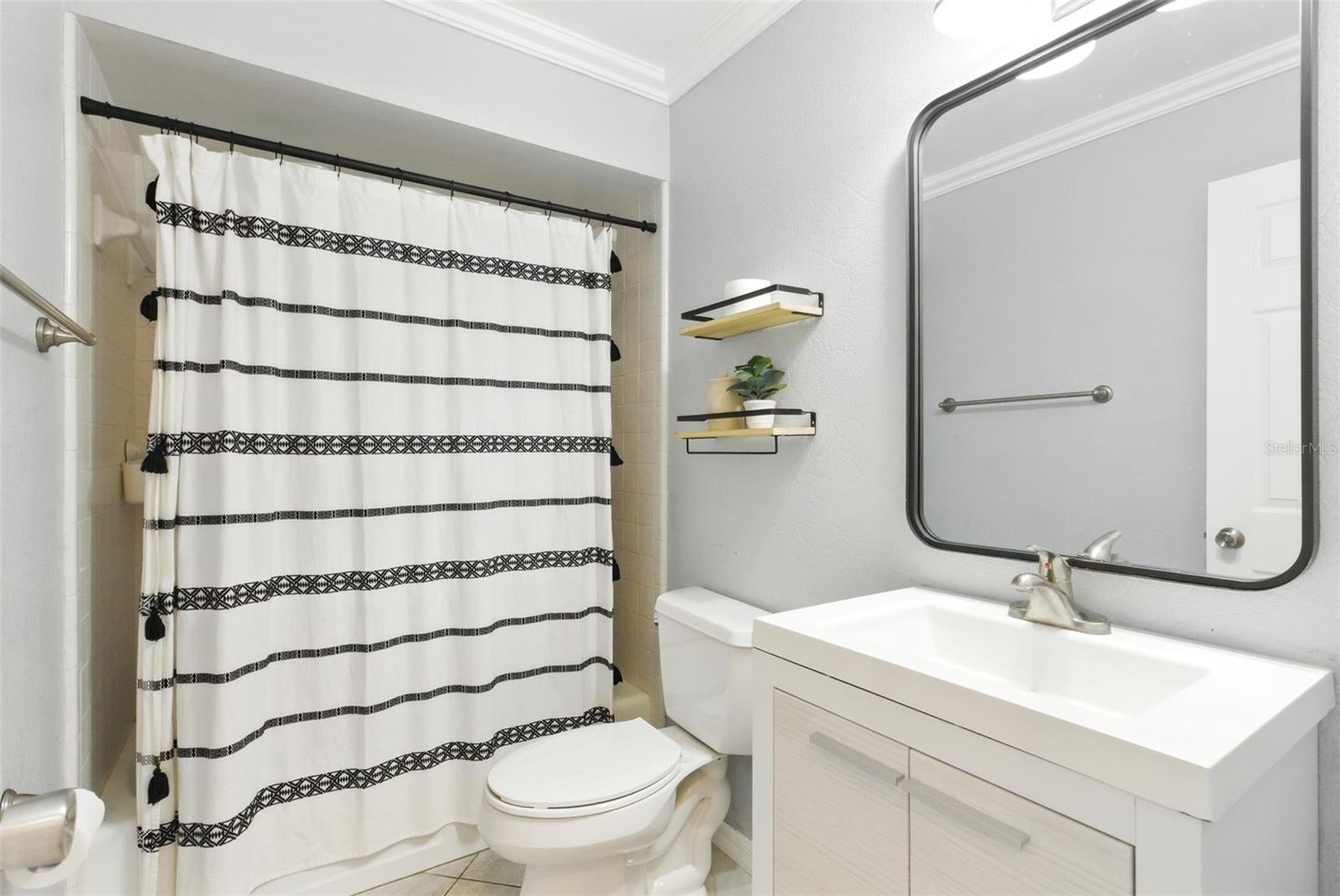 Image 19 of 27 For 563 Belltower Avenue 240