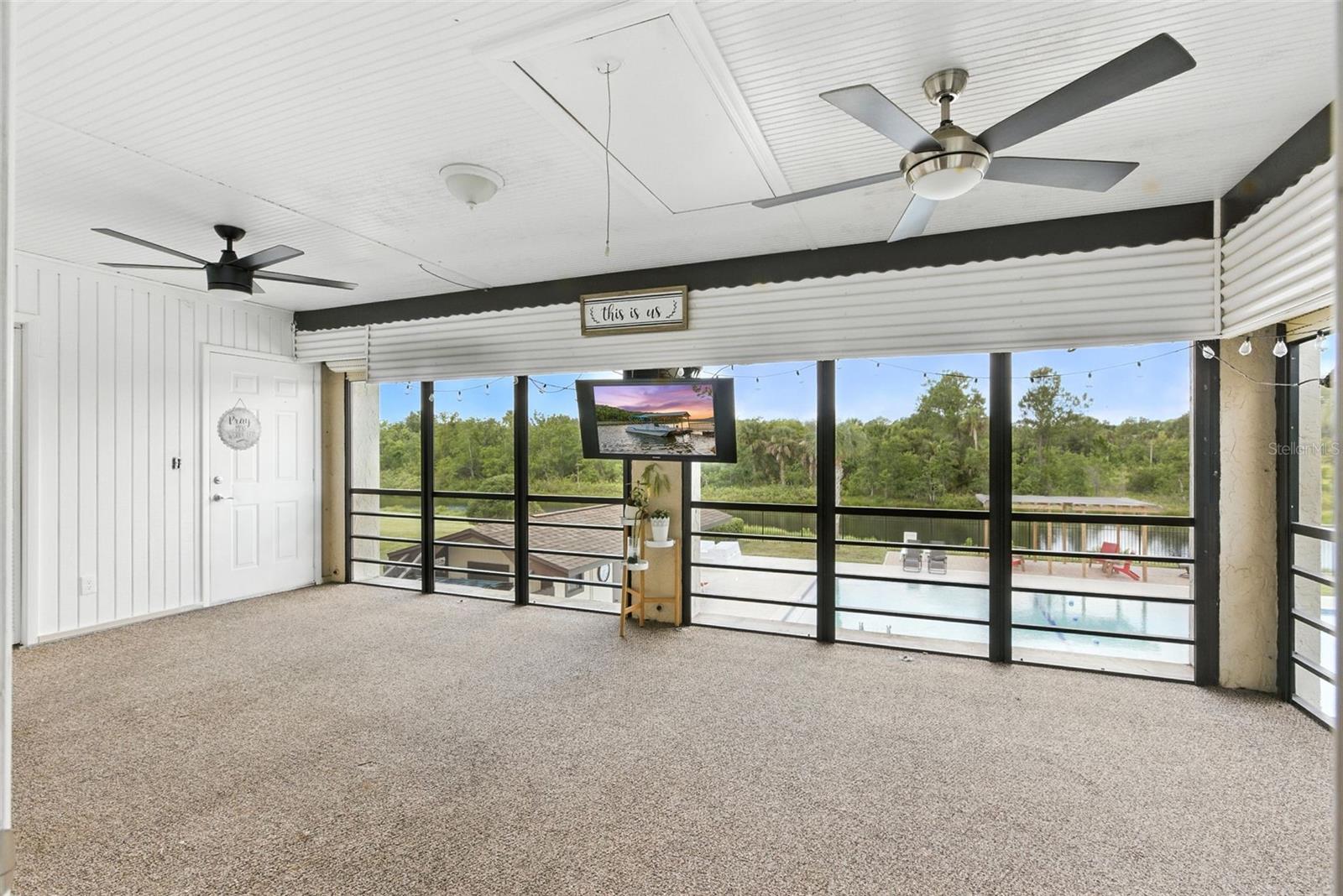 Image 21 of 27 For 563 Belltower Avenue 240