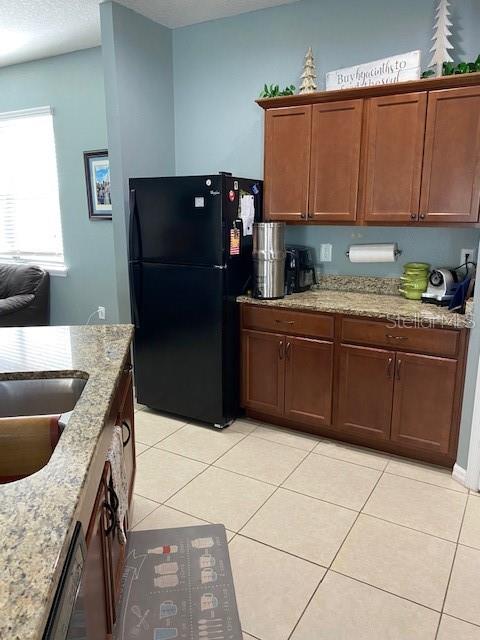 Image 6 of 28 For 610 Silverthorn Place