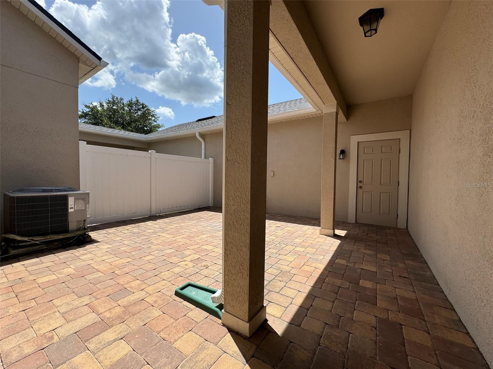 Image 17 of 20 For 11963 Vermillion Avenue