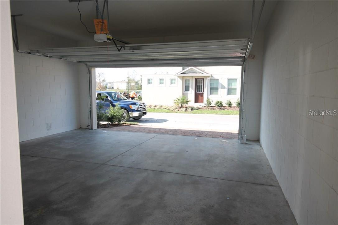 Image 19 of 20 For 11963 Vermillion Avenue