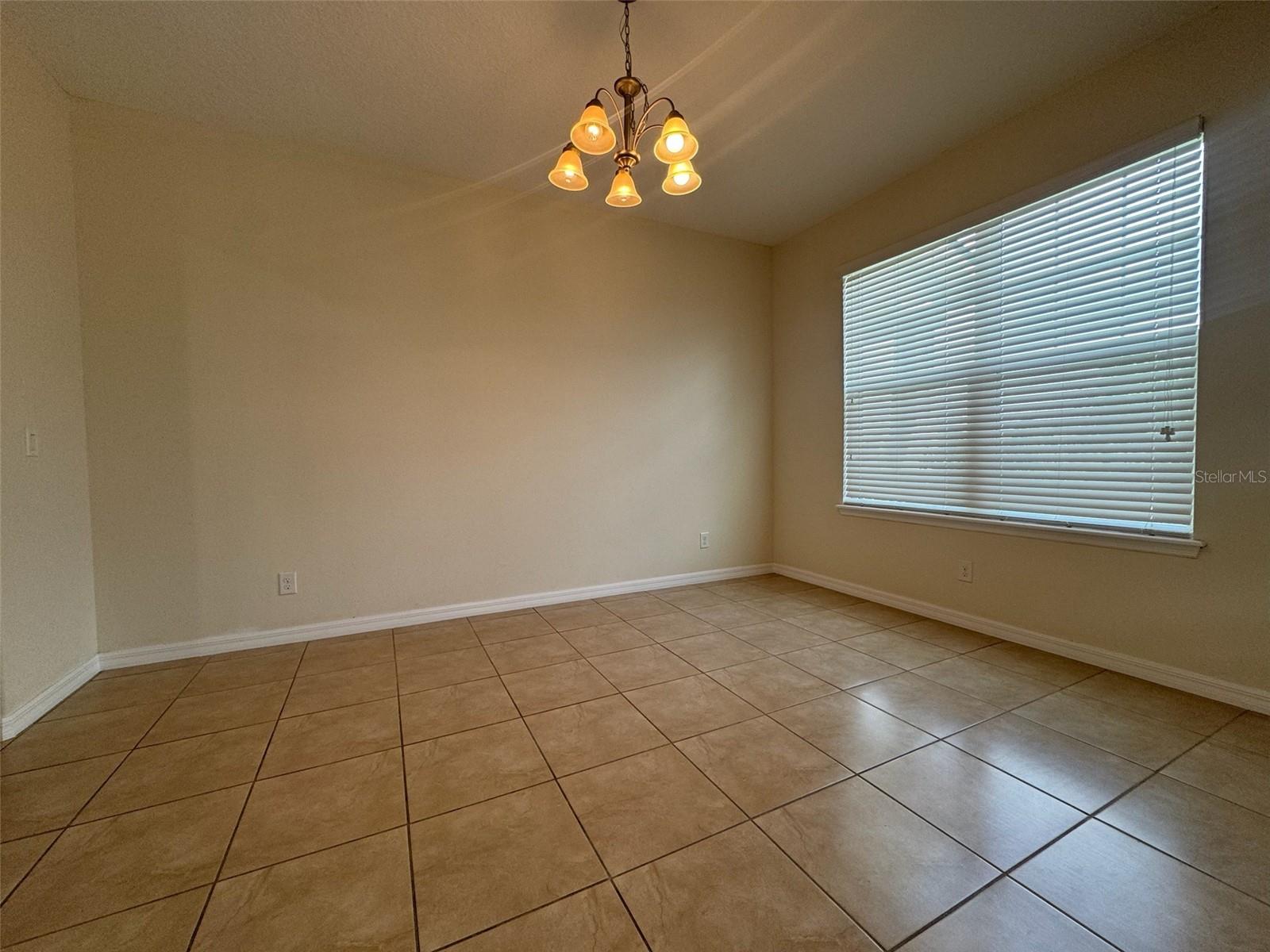 Image 4 of 20 For 11963 Vermillion Avenue