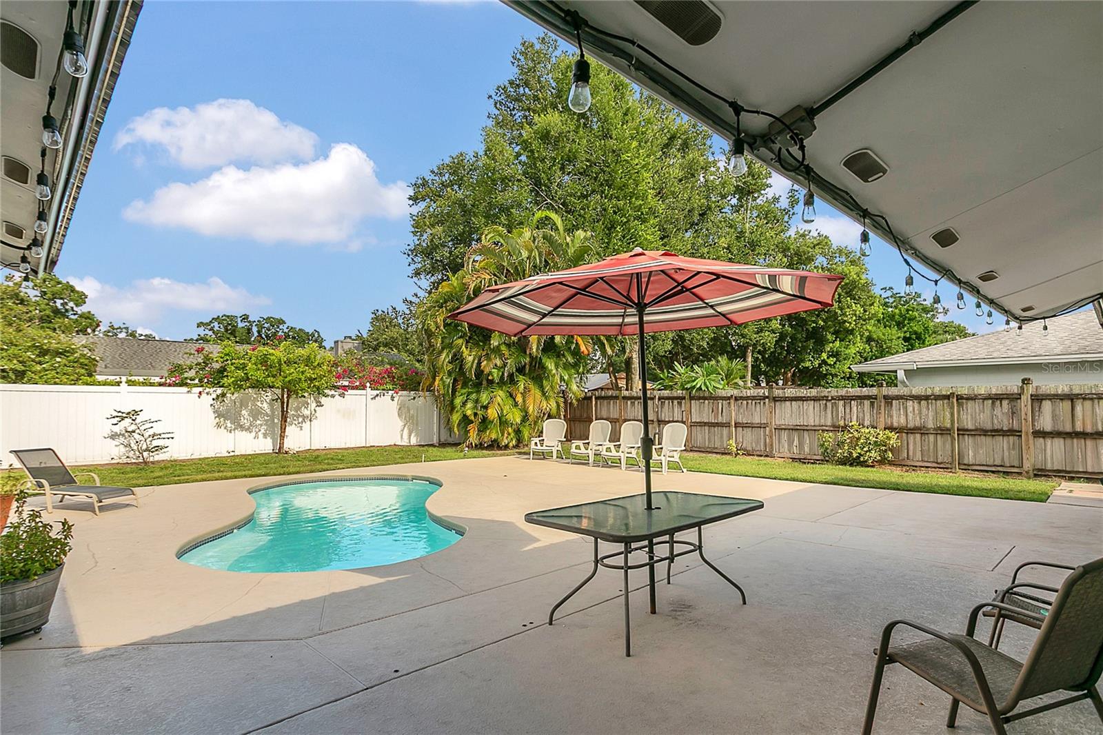 Image 17 of 22 For 733 Coquina Court