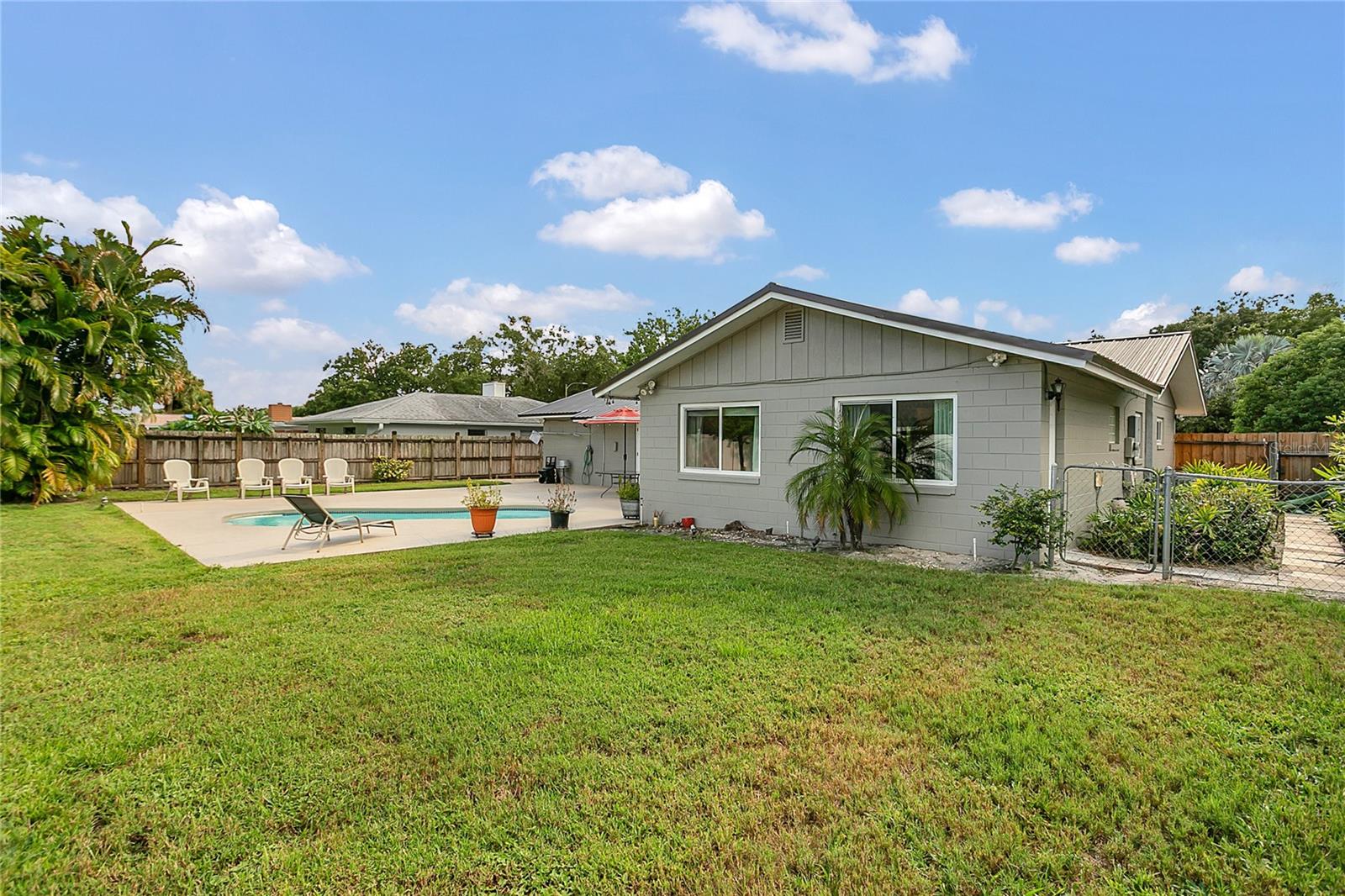 Image 19 of 22 For 733 Coquina Court