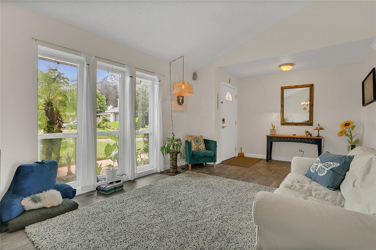 Image 4 of 22 For 733 Coquina Court