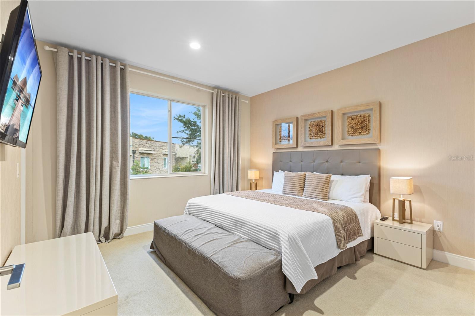 Image 32 of 53 For 7657 Amazonas Street