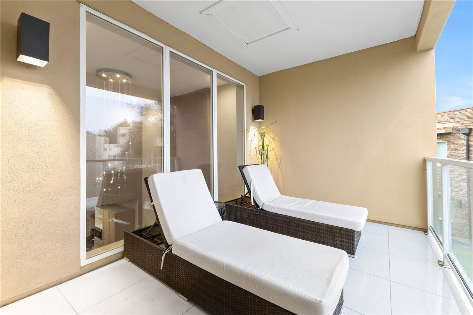 Image 33 of 53 For 7657 Amazonas Street