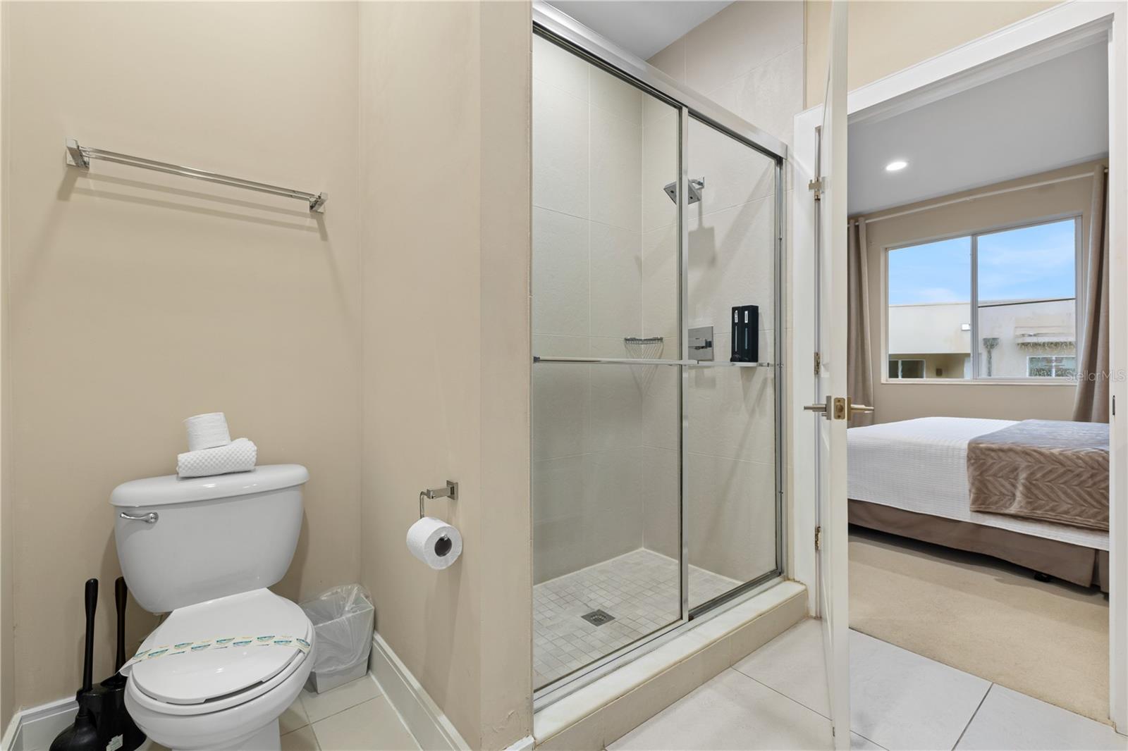 Image 38 of 53 For 7657 Amazonas Street