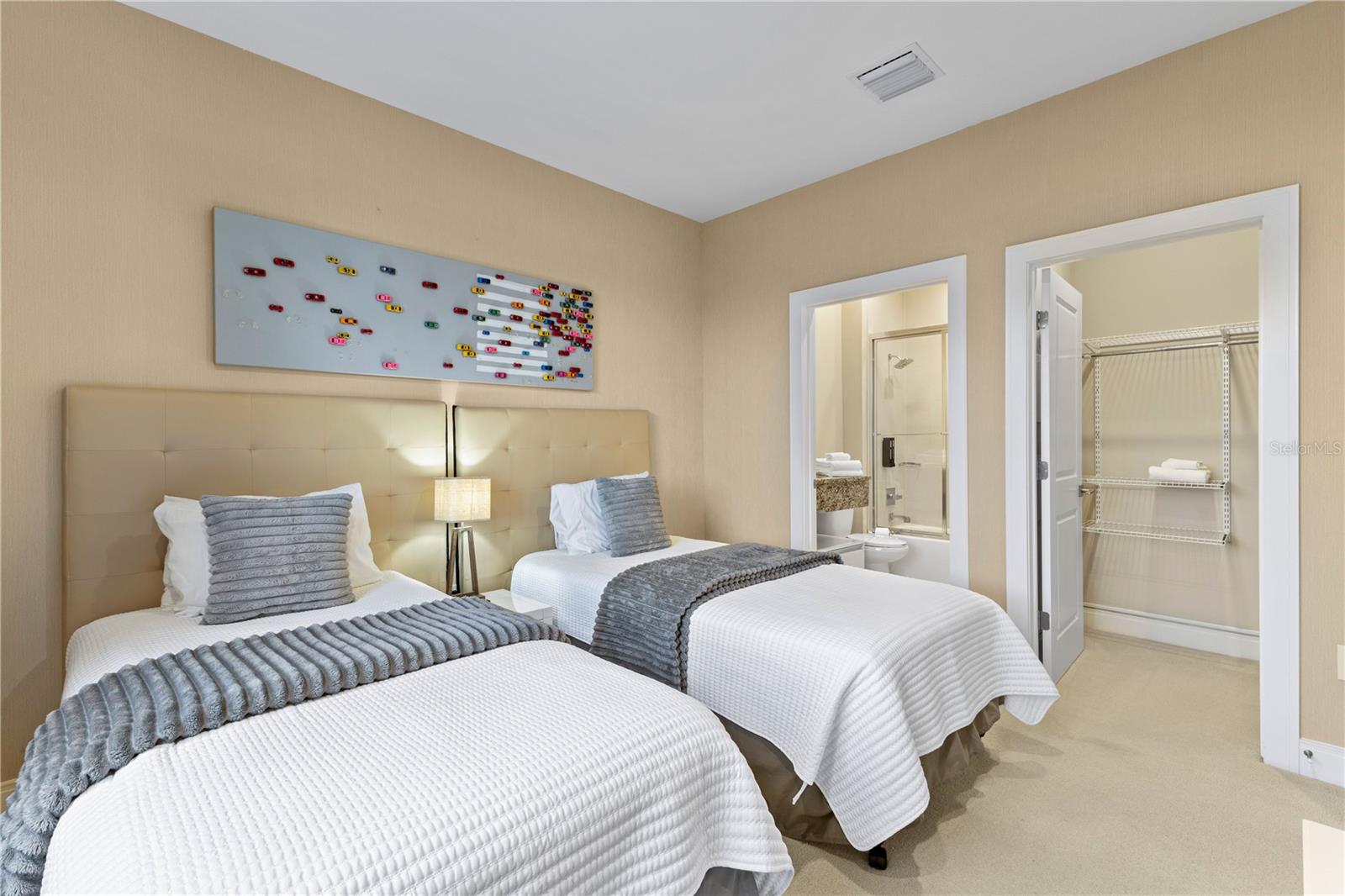 Image 40 of 53 For 7657 Amazonas Street