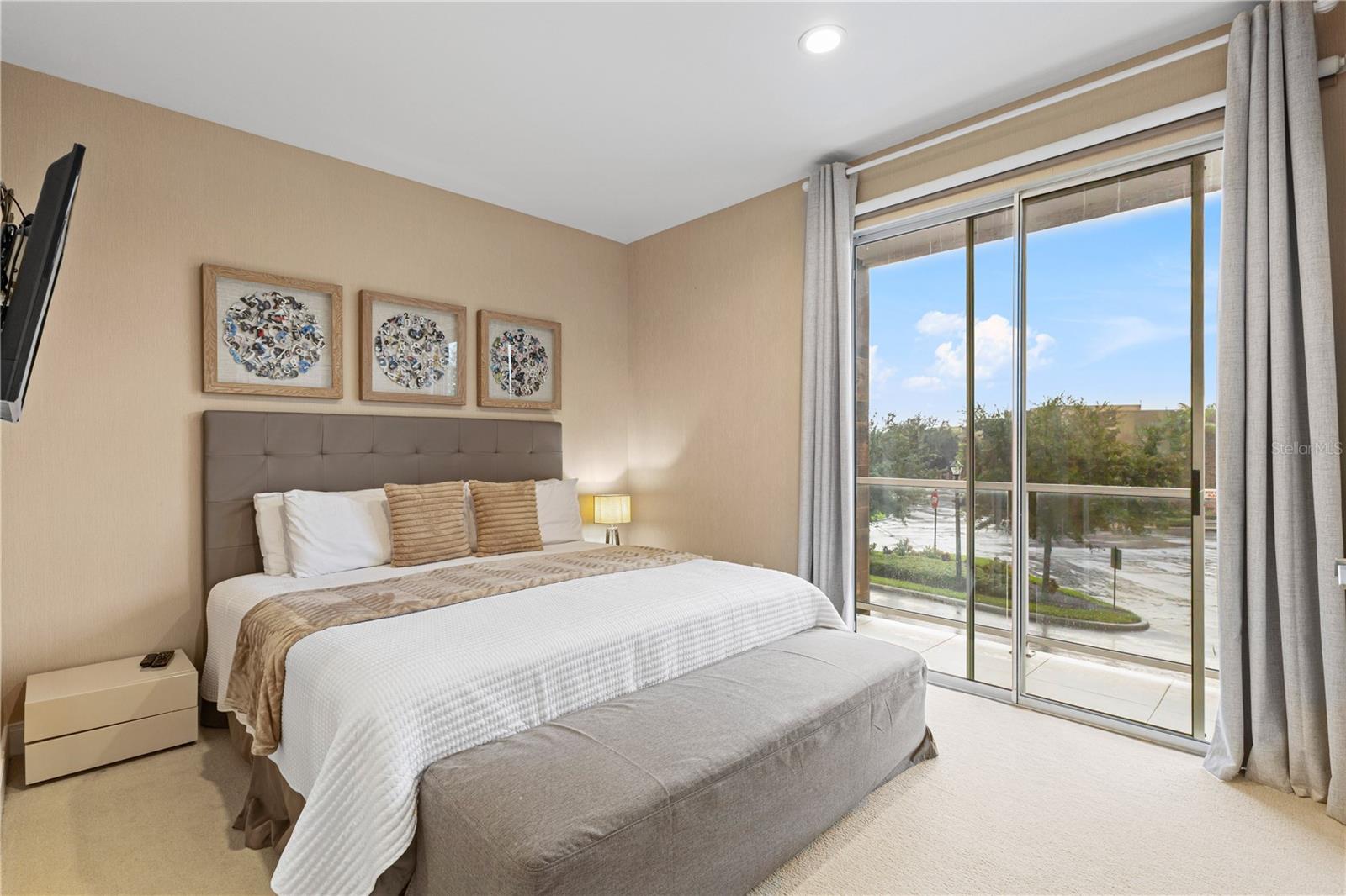 Image 43 of 53 For 7657 Amazonas Street