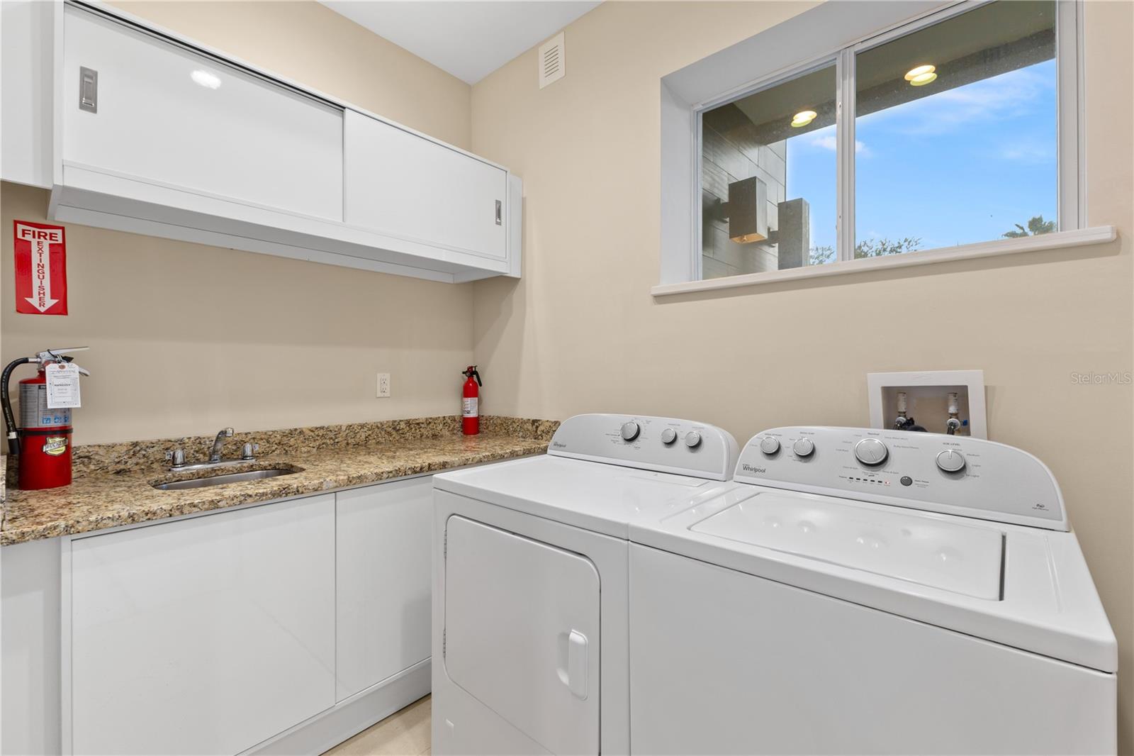 Image 6 of 53 For 7657 Amazonas Street