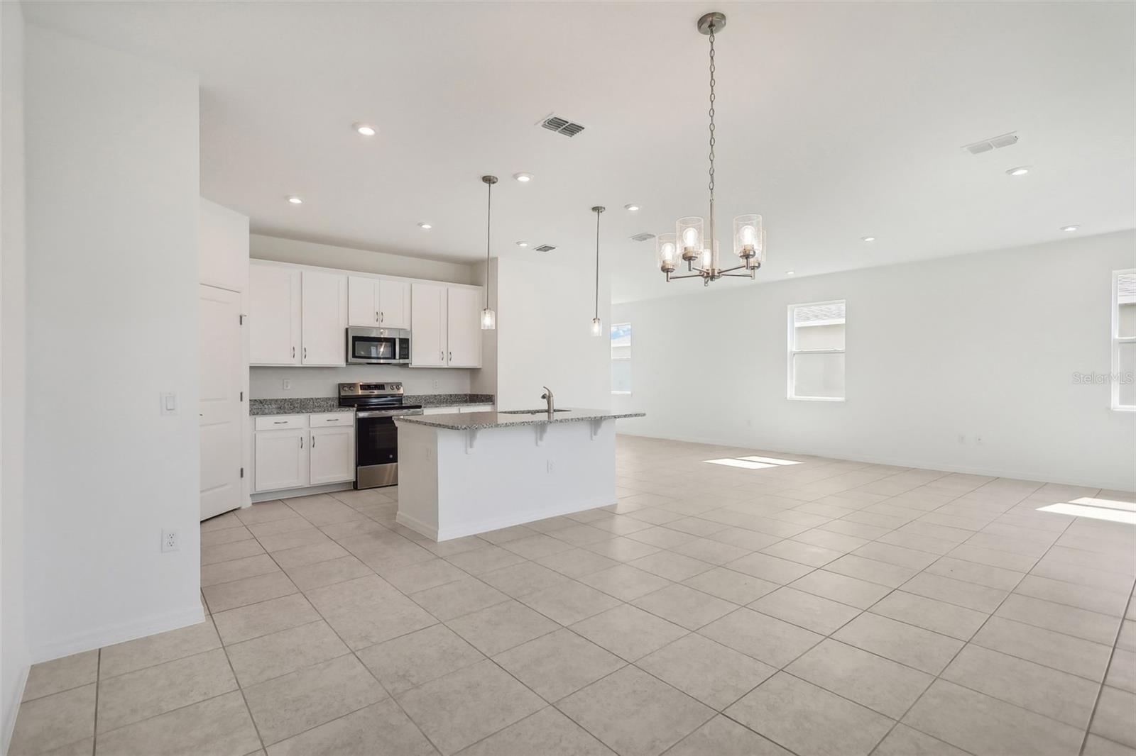 Image 3 of 32 For 625 Poller Way