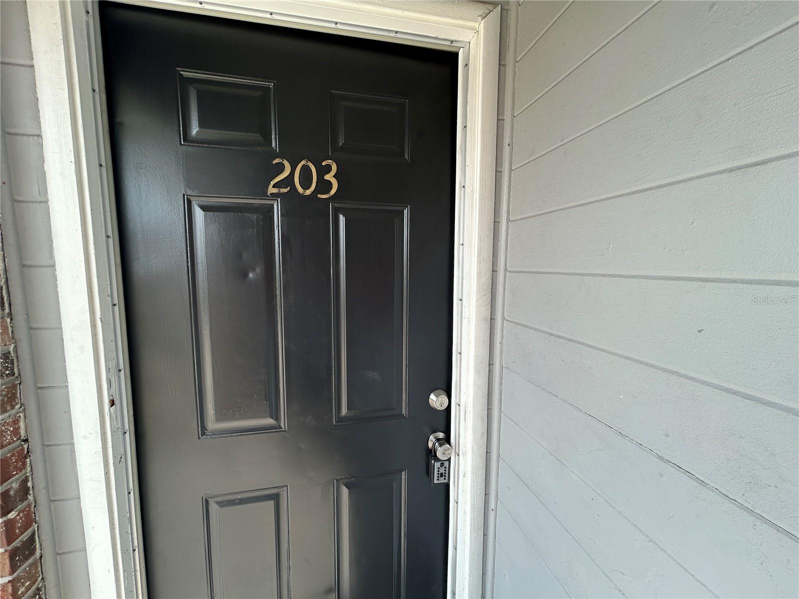 Listing photo id 0 for 6415 Roberts Avenue Apartment