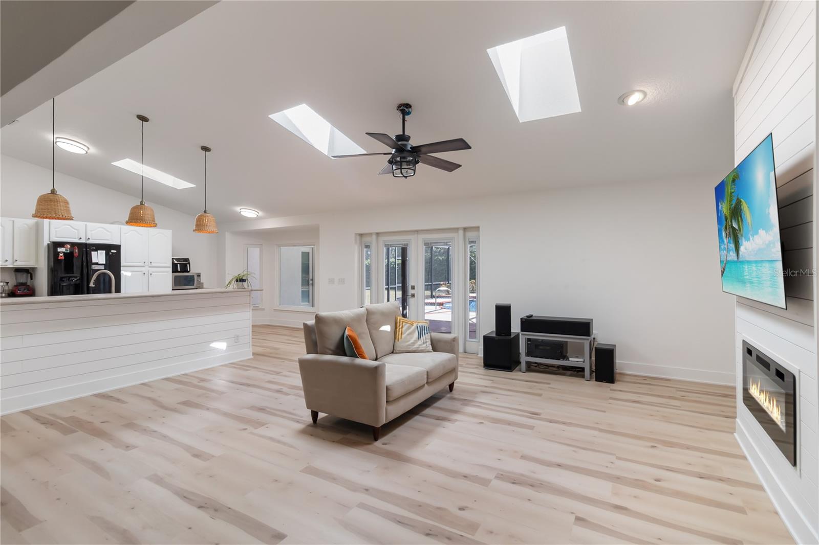 Image 7 of 28 For 7626 Majestic Pine Court