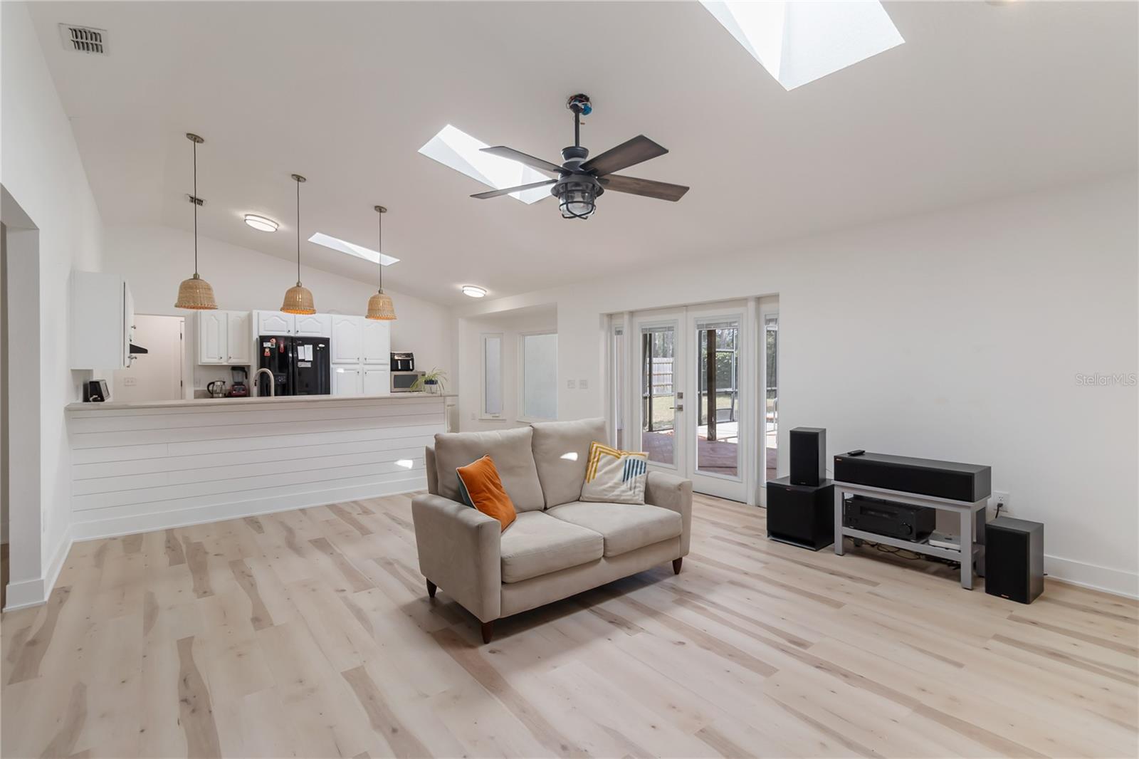 Image 9 of 28 For 7626 Majestic Pine Court