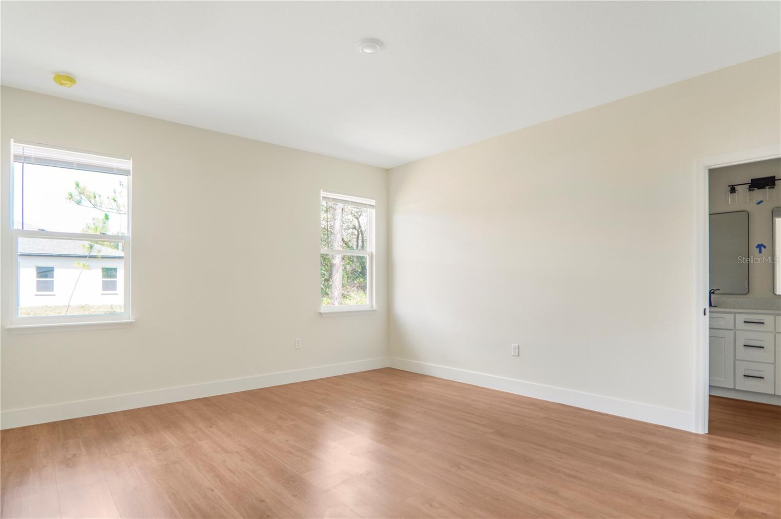 Image 17 of 49 For 151 Marion Oaks Pass