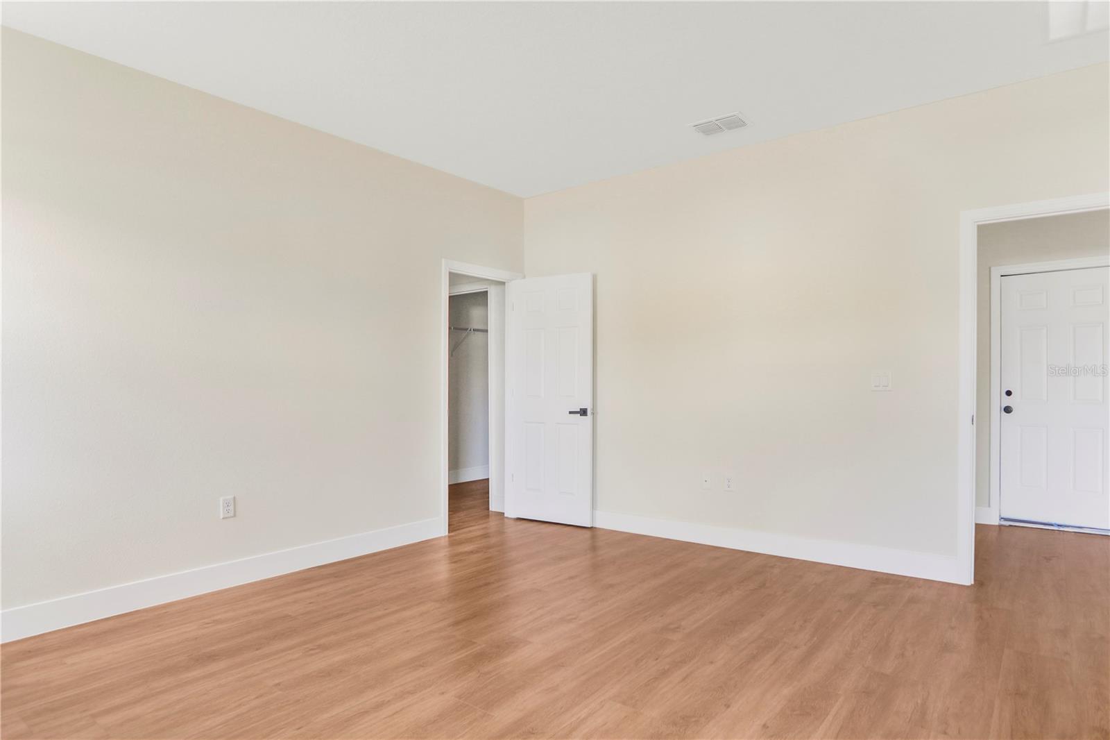 Image 18 of 49 For 151 Marion Oaks Pass