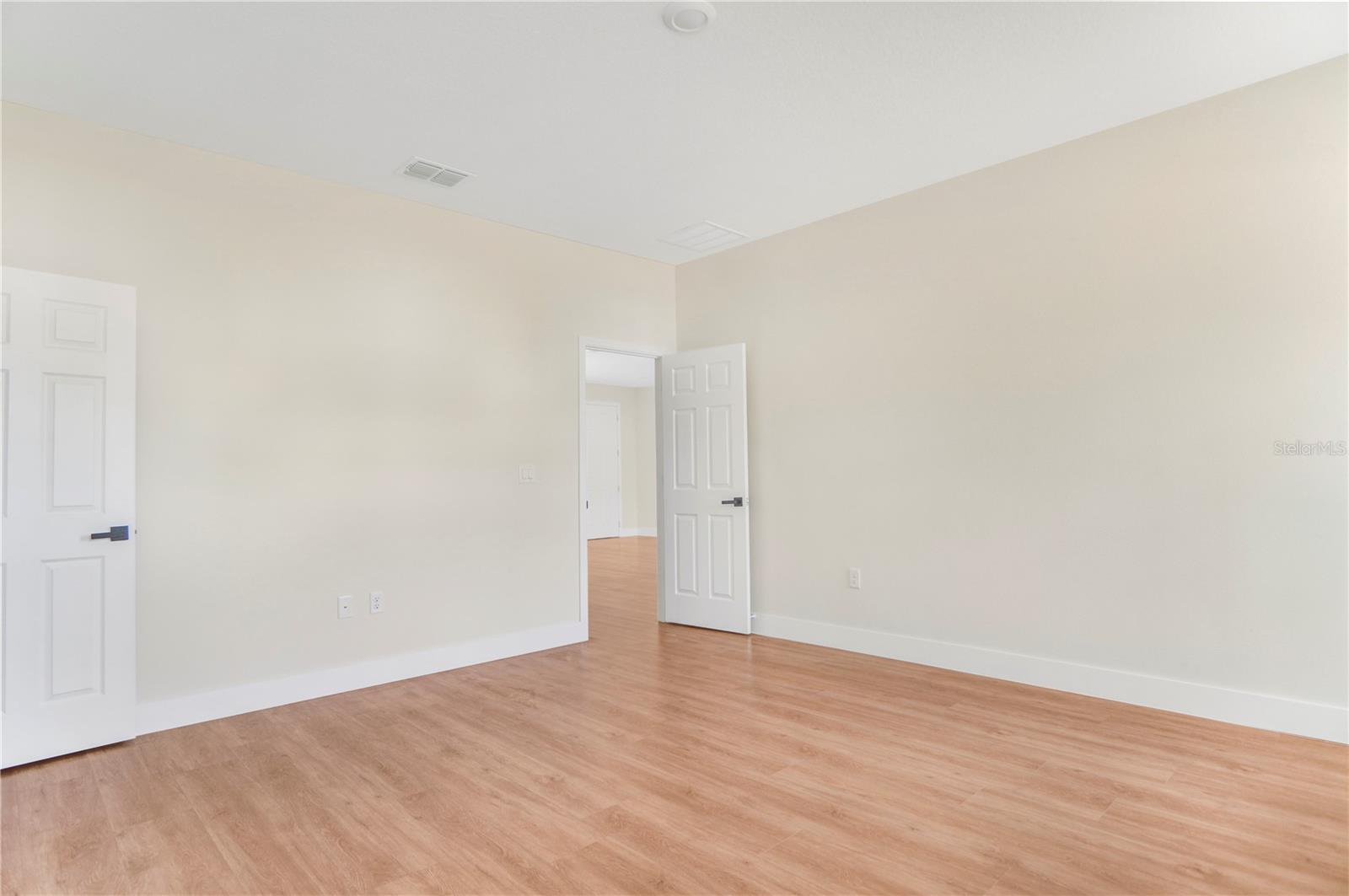 Image 19 of 49 For 151 Marion Oaks Pass