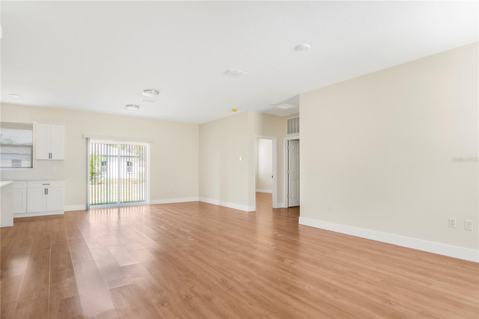 Image 9 of 49 For 151 Marion Oaks Pass