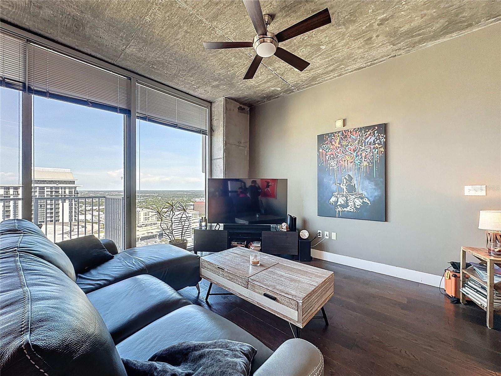 Image 10 of 30 For 155 Court Avenue 2806