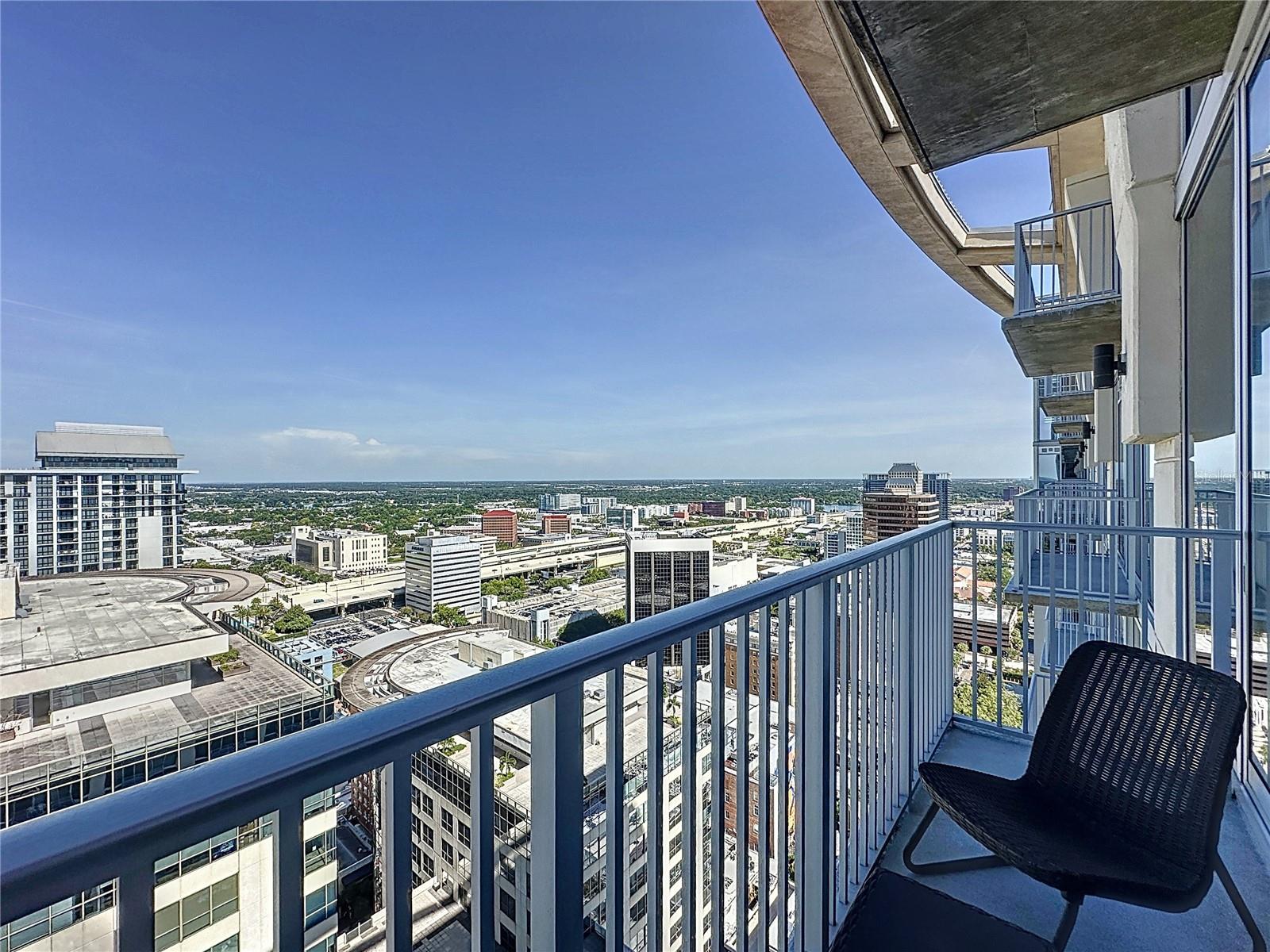 Image 11 of 30 For 155 Court Avenue 2806