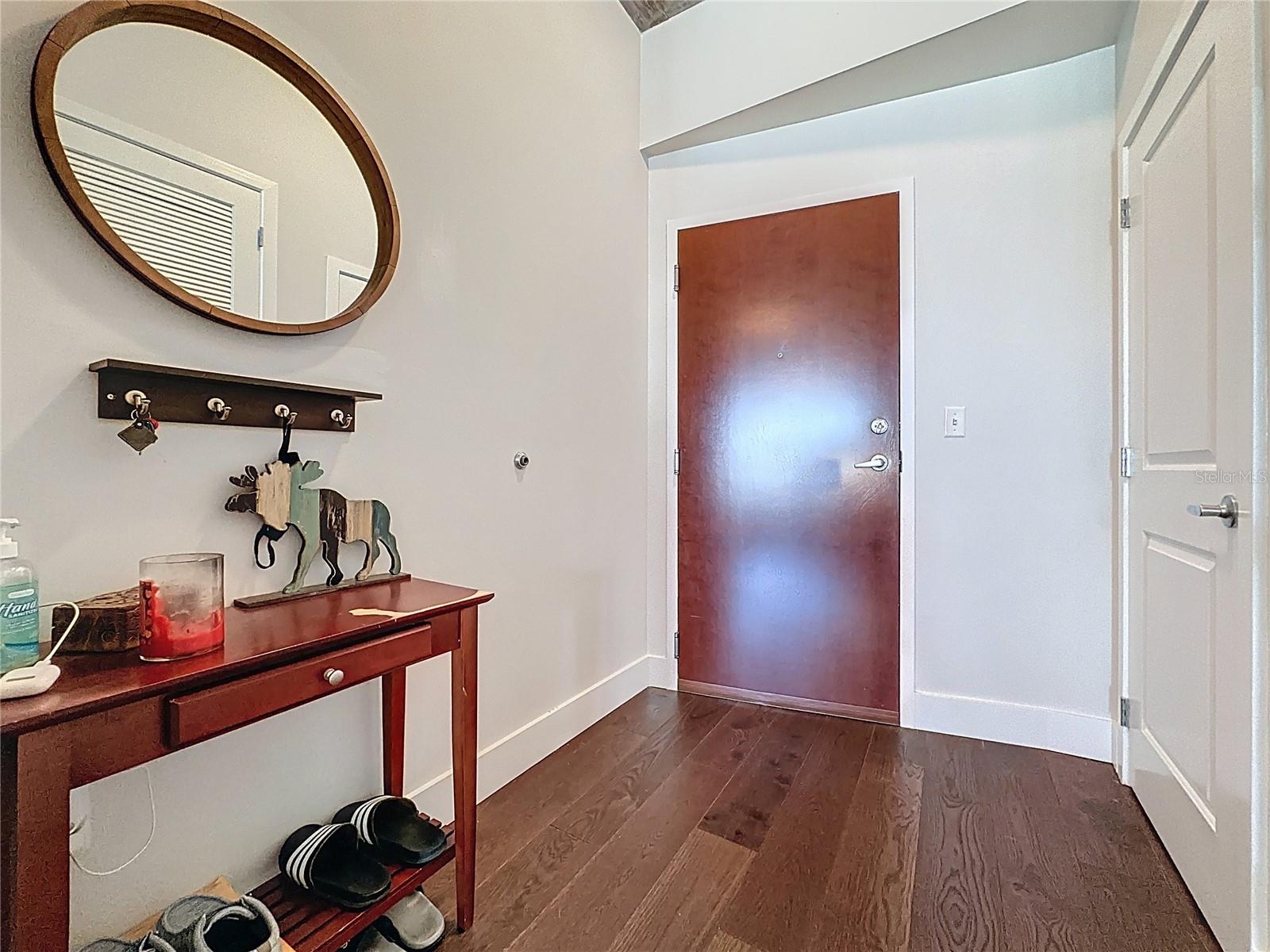 Image 19 of 30 For 155 Court Avenue 2806