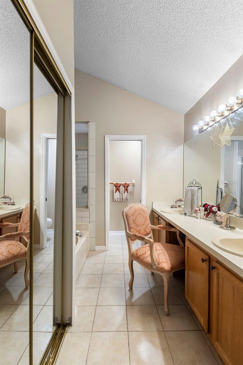 Image 16 of 38 For 4273 Fox Hollow Circle