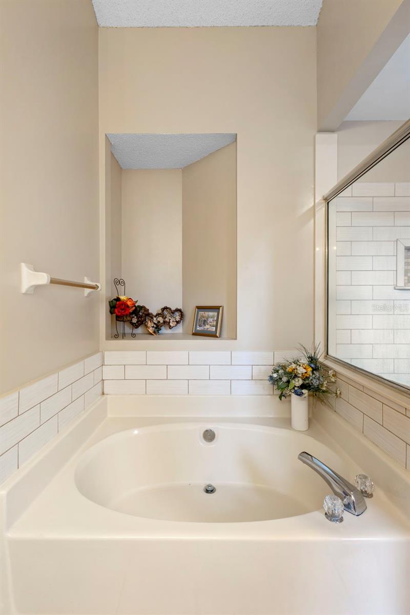 Image 18 of 38 For 4273 Fox Hollow Circle