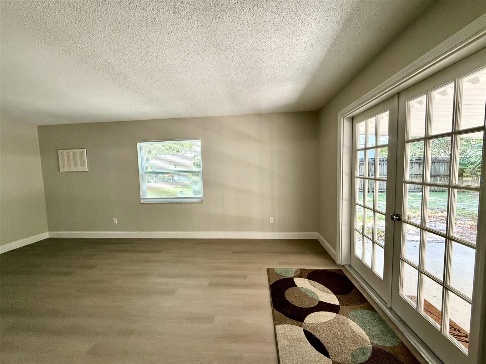 Image 10 of 17 For 1524 Hillway Road