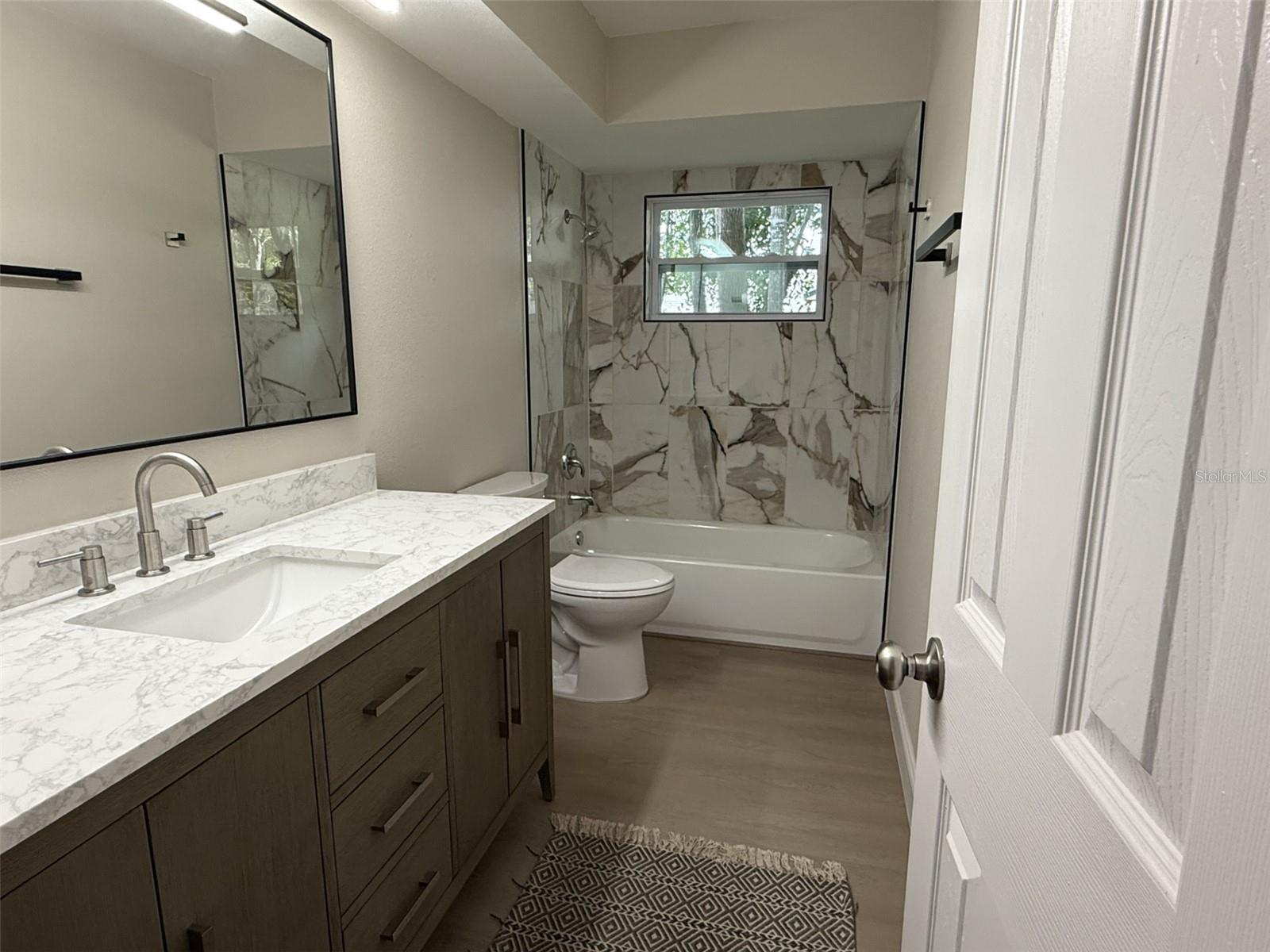 Image 12 of 17 For 1524 Hillway Road