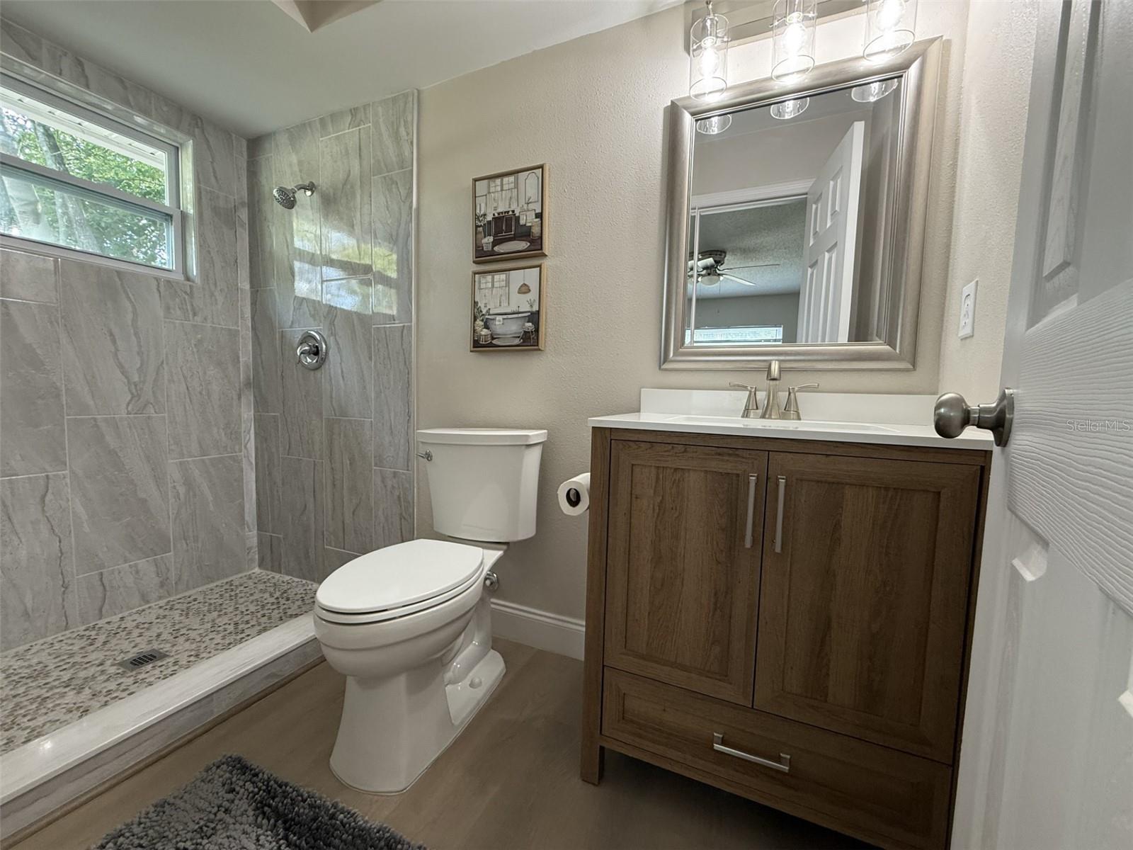 Image 14 of 17 For 1524 Hillway Road